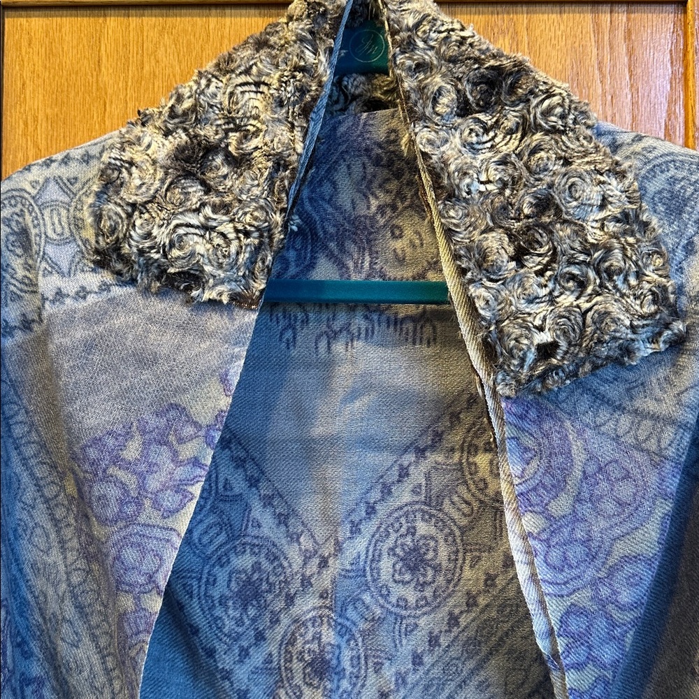 Paisley & Floral Gray Blue Purple Oversized Wool Wrap Scarf w/Faux Fur Accents - Picture 7 of 14